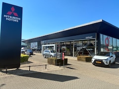 Mitsubishi Outlander - 2.0 Business Edition AUTOMAAT | TREKHAAK | 1.600 KG TREKGEWICHT | DEALER ONDERHOUDEN | NAV
