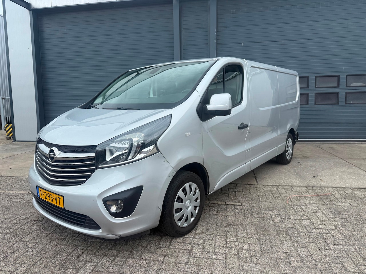 Opel Vivaro - 1.6 CDTI L2H1 Sport EcoFlex 1.6 CDTI L2H1 Sport EcoFlex - AutoWereld.nl