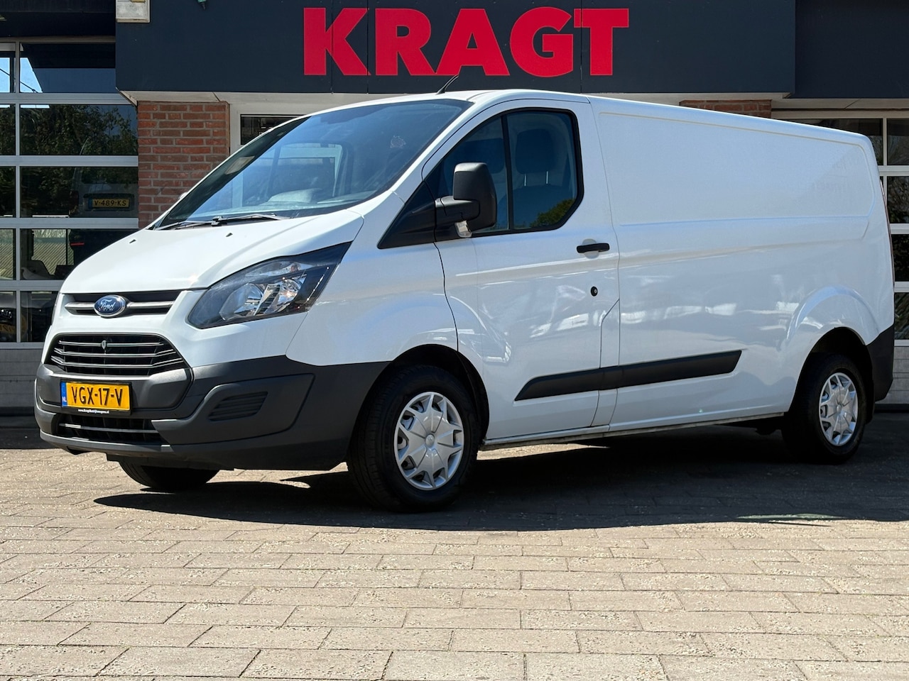 Ford Transit Custom - 290 2.0 TDCI L2H1 Trend|EURO6|airco|bluetooth|trekhaak|drie zitplaatsen|radio|elektrische - AutoWereld.nl