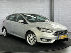 Ford Focus - 1.5 Titanium Edition Automaat Navigatie Cruise Stoelverwarming Trekhaak