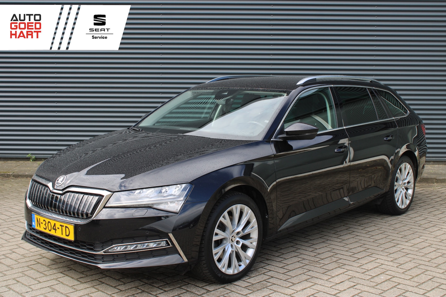 Skoda Superb Combi - 1.4 TSI iV Business Virtual-Cockpit Afn.-trekhaak Memory-Stoelen Leer/Alcantara Carplay Ca - AutoWereld.nl