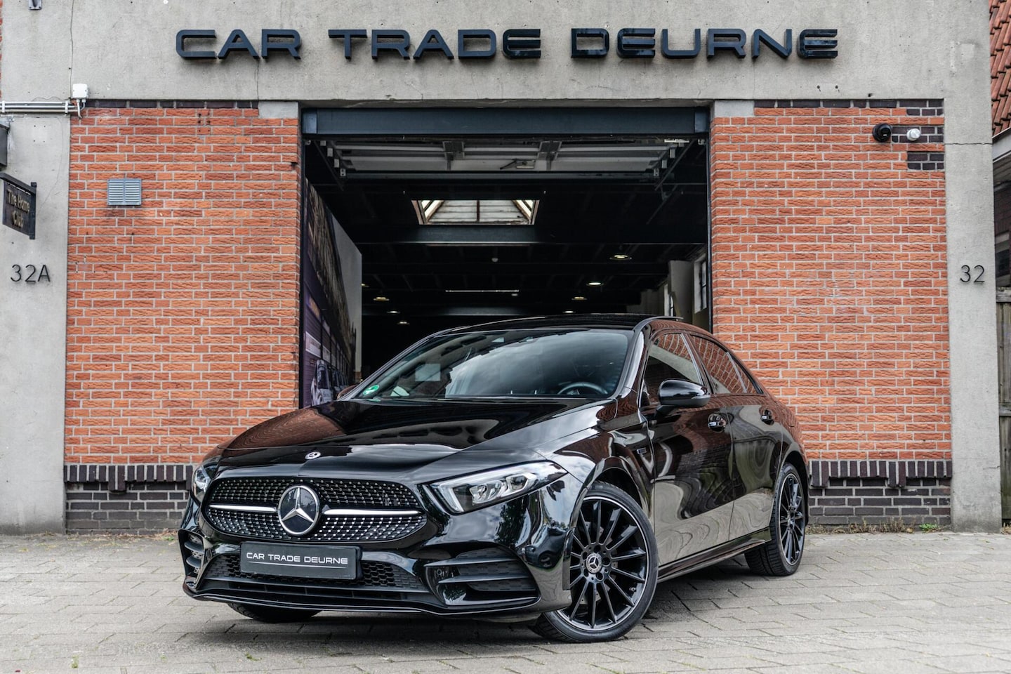 Mercedes-Benz A-klasse - 250e AMG Pano / Burmester / 360 - AutoWereld.nl