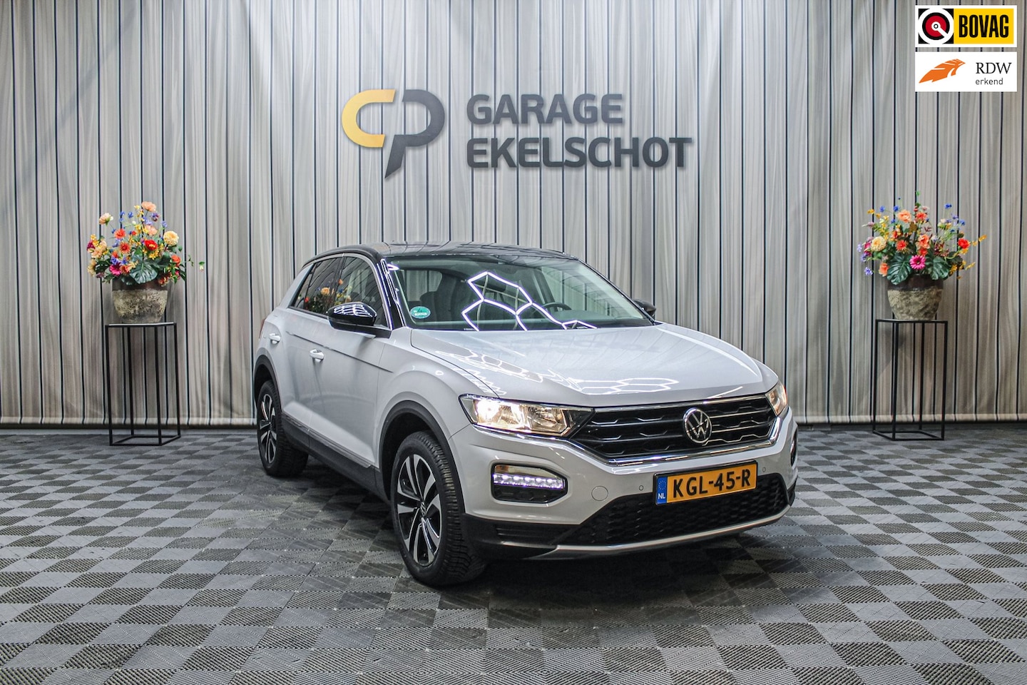 Volkswagen T-Roc - 1.5TSI UNITED|Stoelv|Carplay|Navi|Trekhaak - AutoWereld.nl