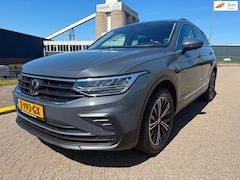 Volkswagen Tiguan - 1.5 TSI Business_Line_AUTOMAAT_NAVI__AKTIE PRIJS
