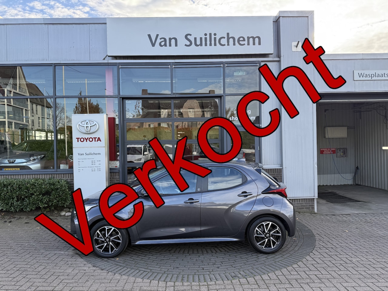 TOYOTA YARIS