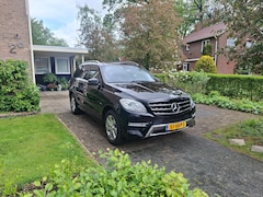 Mercedes-Benz M-klasse - 350 BlueTEC AMG [twee schuifdakken, halfleder stoelen]