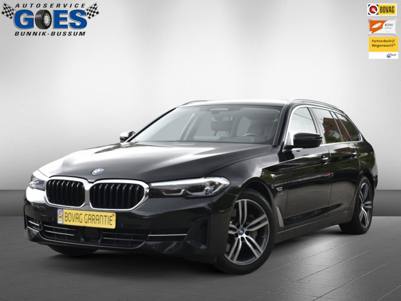 BMW 5-serie Touring - 520 e stoelverw/trekhaak/carplay - AutoWereld.nl