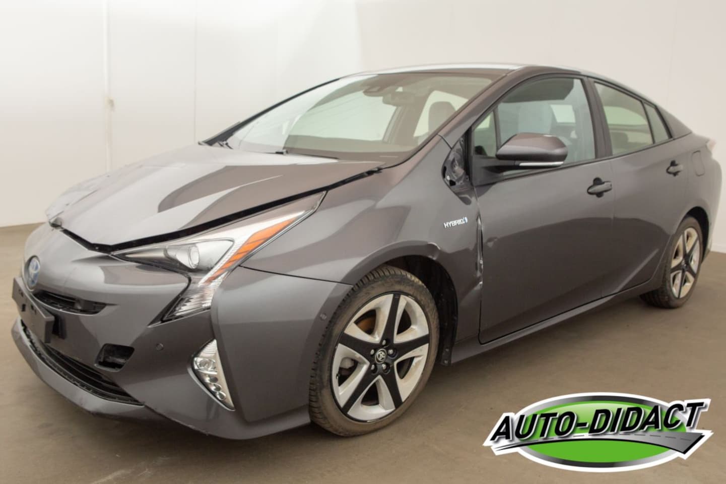 Toyota Prius - 1.8 Hybrid Automaat Clima Navi Camera - AutoWereld.nl