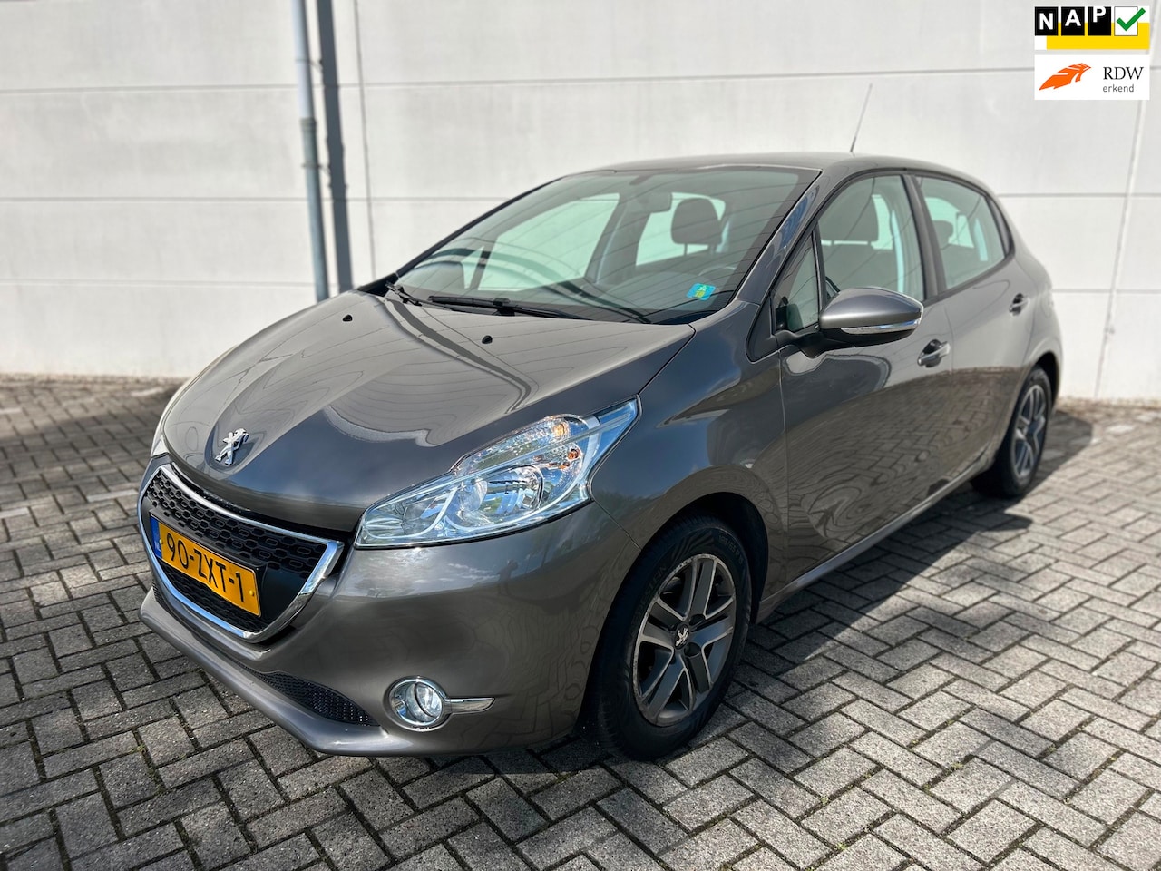 Peugeot 208 - 1.2 VTi Active Navi Cruise Controle Climat Controle Trekhaak - AutoWereld.nl