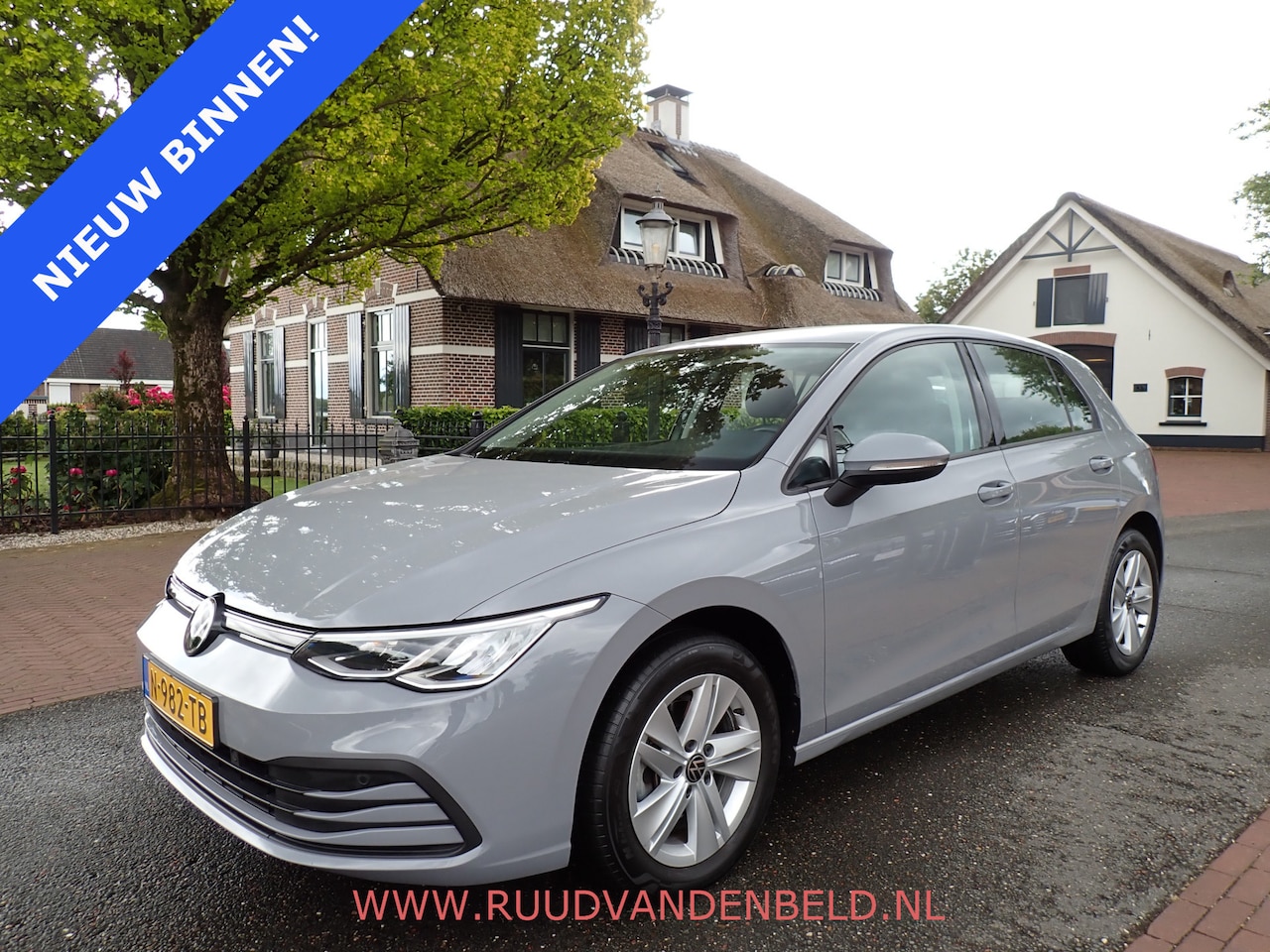 Volkswagen Golf - 1.0 TSI Life ACC / CARPLAY / NAVI / CAMERA - AutoWereld.nl