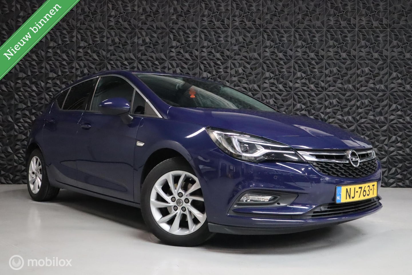 Opel Astra - 1.0 Innovation | Keyless | Carplay | Camera | AC - AutoWereld.nl