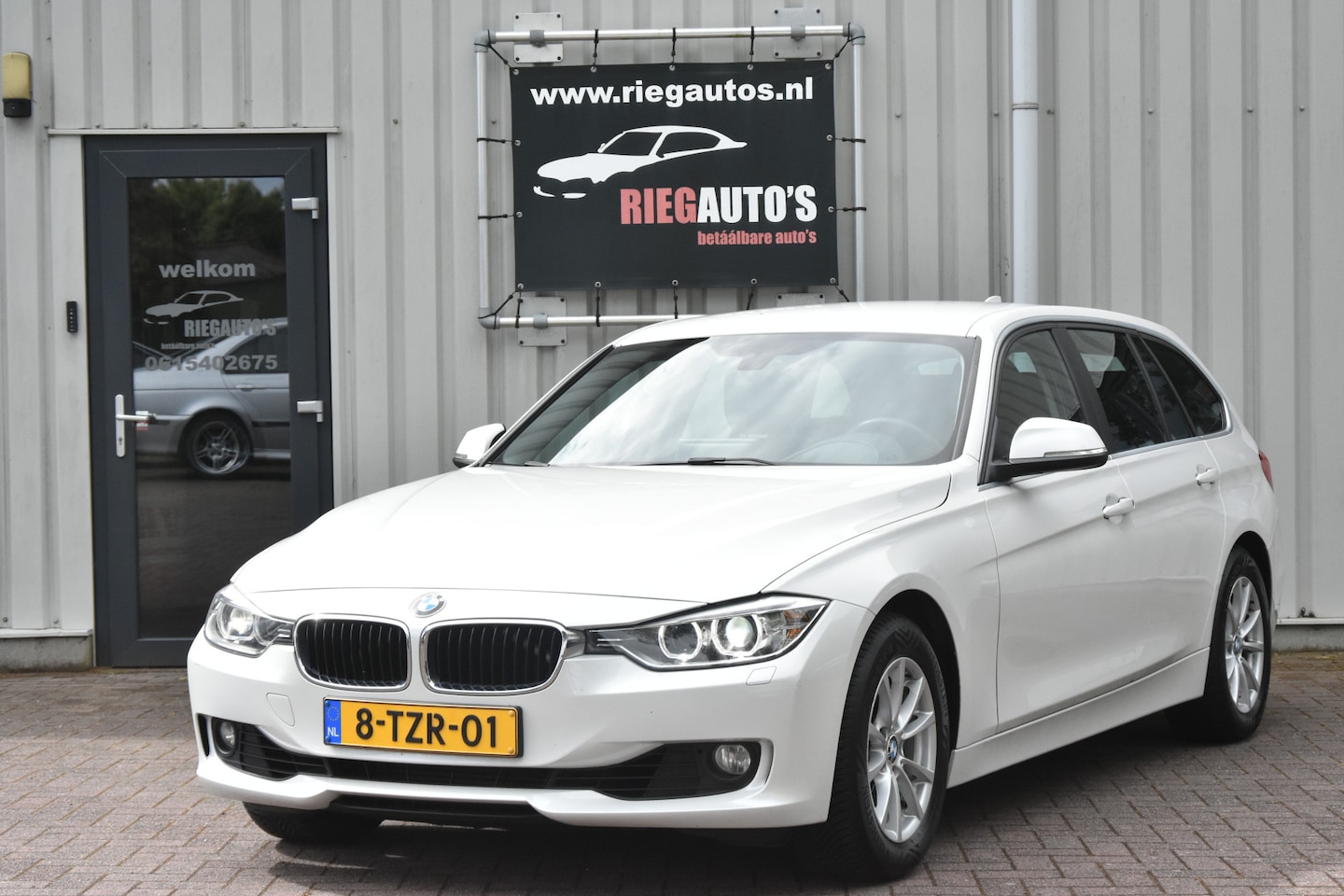 BMW 3-serie Touring - 320i Executive Touring – 2014 | Nederlandse auto | Trekhaak | Mooie uitvoering - AutoWereld.nl