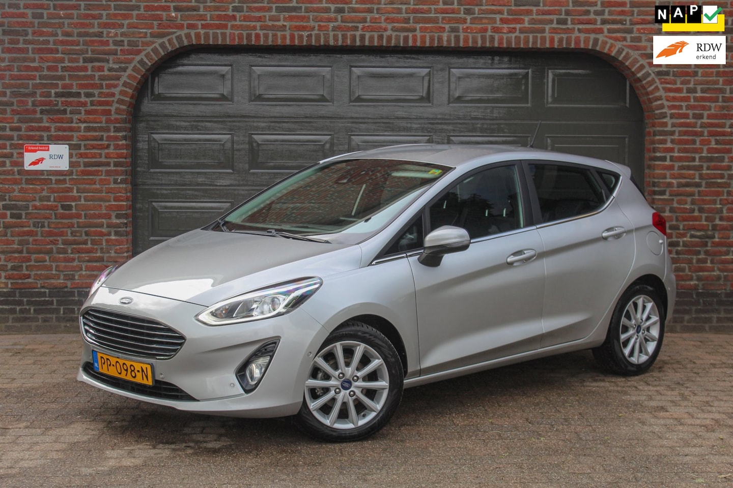 Ford Fiesta - 1.0 EcoBoost Titanium - B&O - acc - camera - AutoWereld.nl