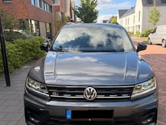 Volkswagen Tiguan - 2.0 TSI 4Motion Highline Business R