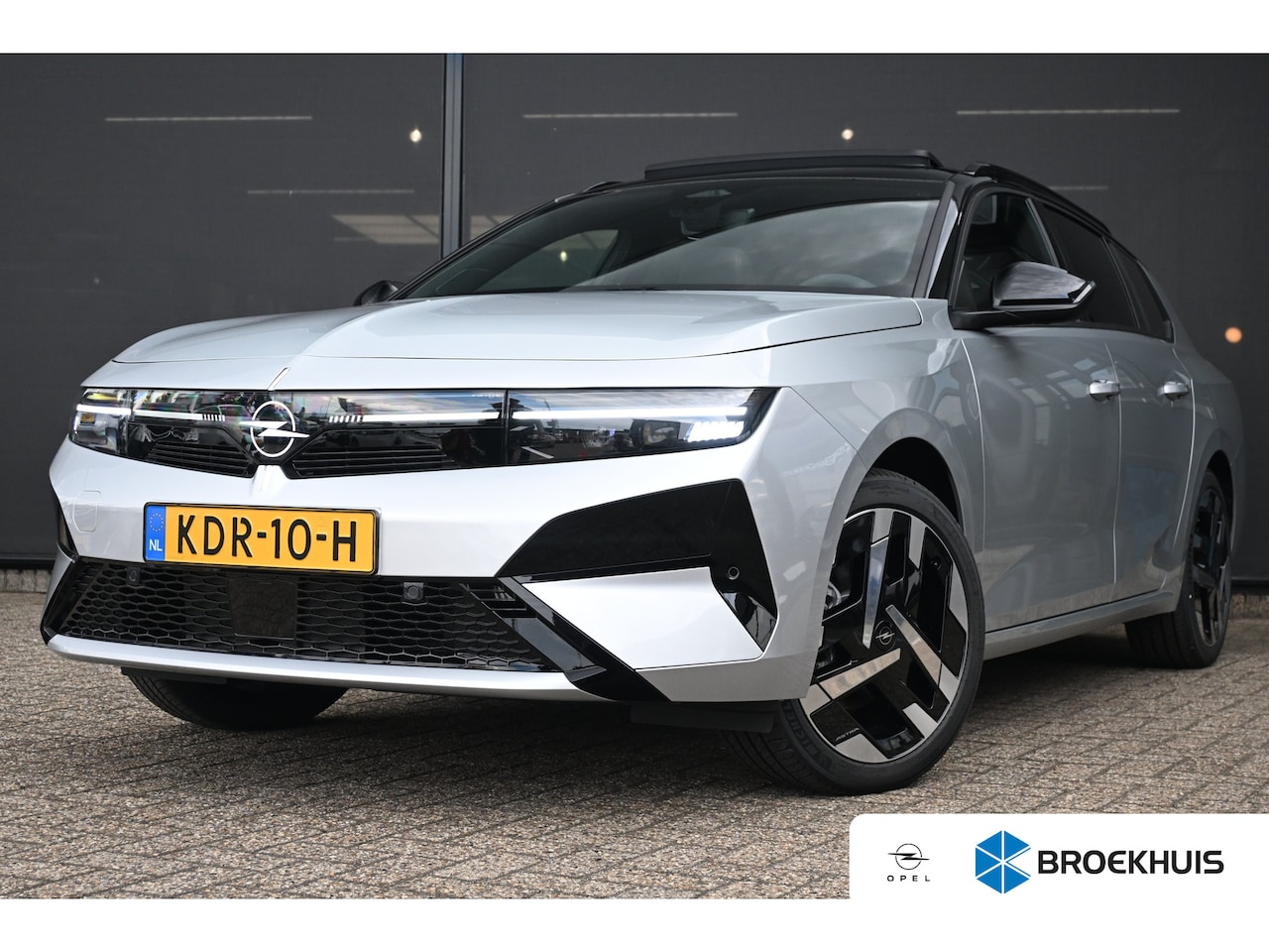 Opel Astra Electric - 58 kWh Ultimate DEMO-DEAL! | Schuif-/Kanteldak | Alcantara | LED-Matrix | Elektr. Stoelen - AutoWereld.nl