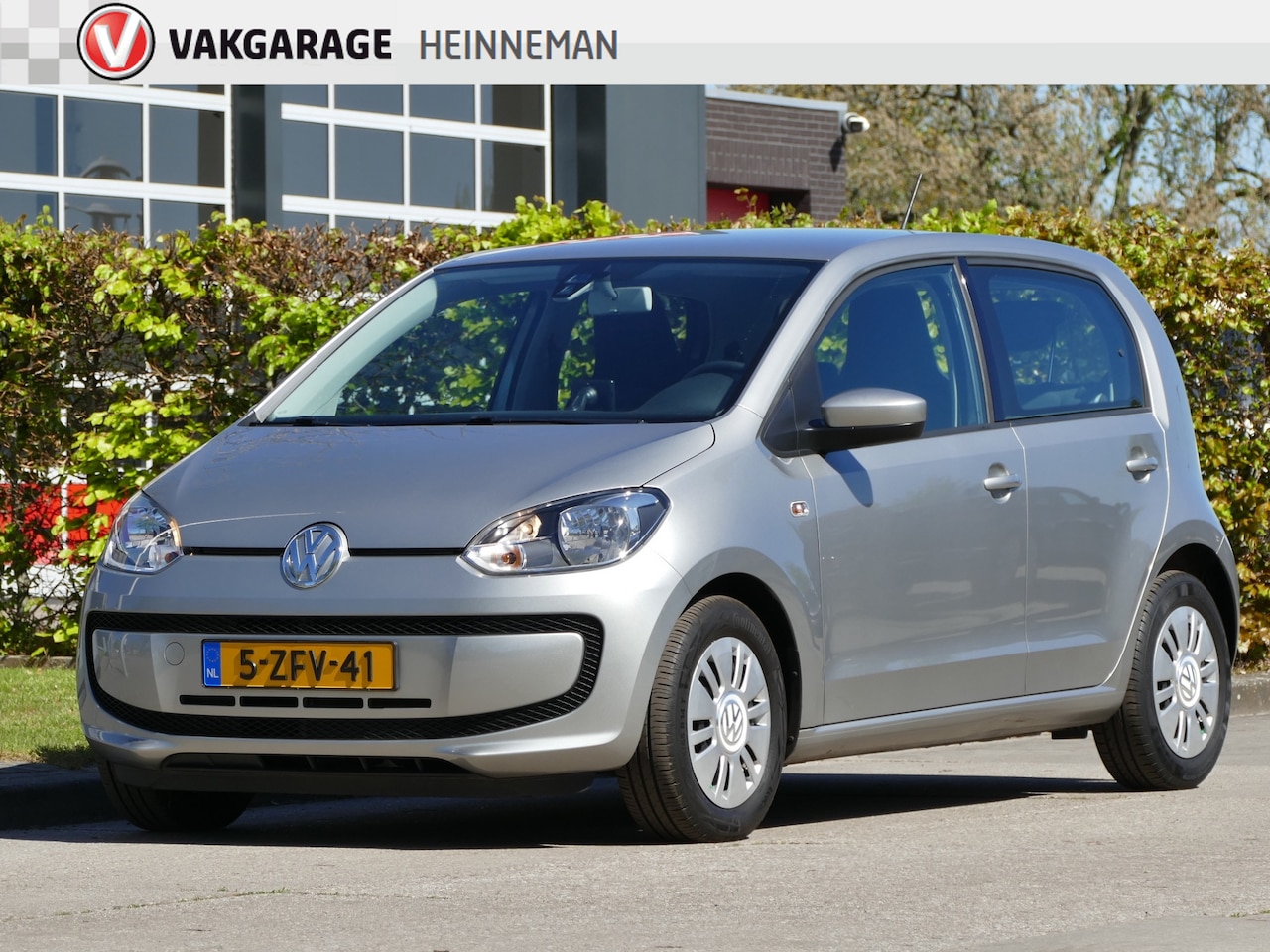 Volkswagen Up! - 1.0 move up! AUTOMAAT slechts 38000 kilometer! | bluetooth | navigatie - AutoWereld.nl