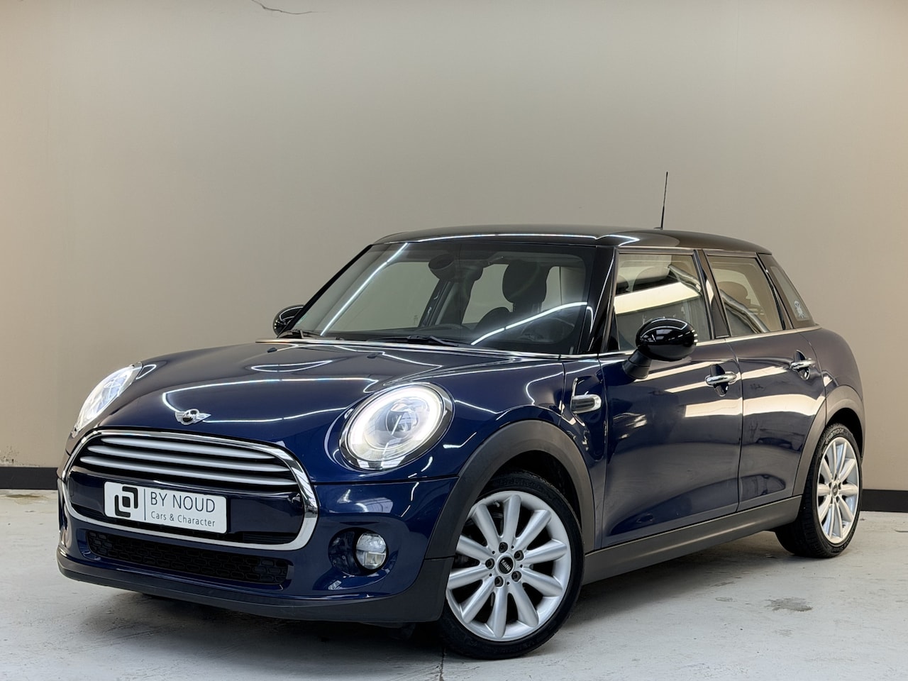 MINI Cooper - Mini 1.5 Chili, 136Pk, 2015, 2de eigenaar, Sportstoelen, Volledig leder, Navigatie, LED ko - AutoWereld.nl
