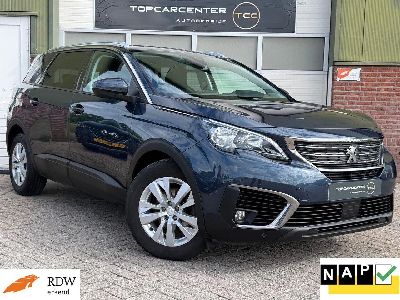 Peugeot 5008 - 1.2 Exe/CARPLAY/CAMERA/AUT/7PERS/PARKS/APK/NAP - AutoWereld.nl