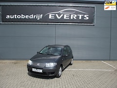 Fiat Punto - 1.2 Active Apk 12-05-2027 goed rijdende auto rechts achter deukje zie foto nu scherpe meen