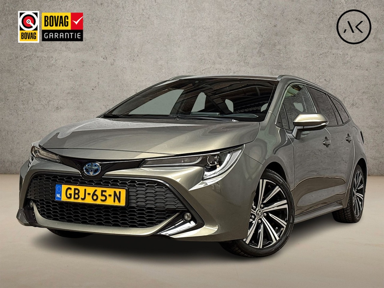 Toyota Corolla - 1.8 Hybrid Dynamic Automaat (APPLE CARPLAY, LEDER, STOELVERWARMING, CAMERA, SPORTSTOELEN, - AutoWereld.nl