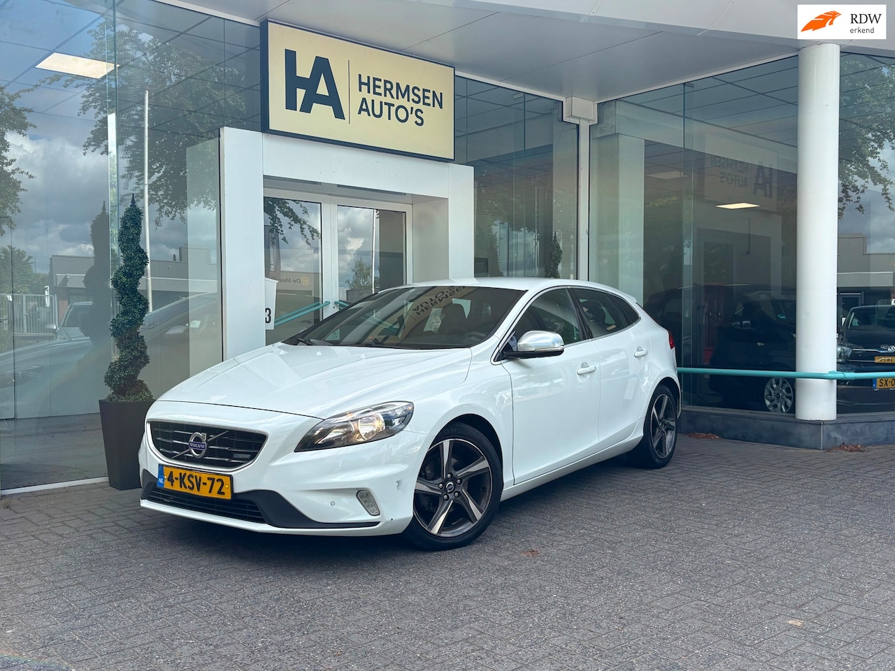 Volvo V40 - 1.6 D2 R-Design|Motor&Gearbox good|Export| - AutoWereld.nl