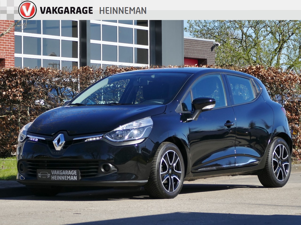 Renault Clio - 0.9 TCe navigatie | stoelverwarming | all-season-banden | bluetooth - AutoWereld.nl