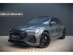 Audi e-tron - e-tron 50 quattro Launch edition Black 71 kWh | Panoramadak | Stoelverwarming | Adaptive C