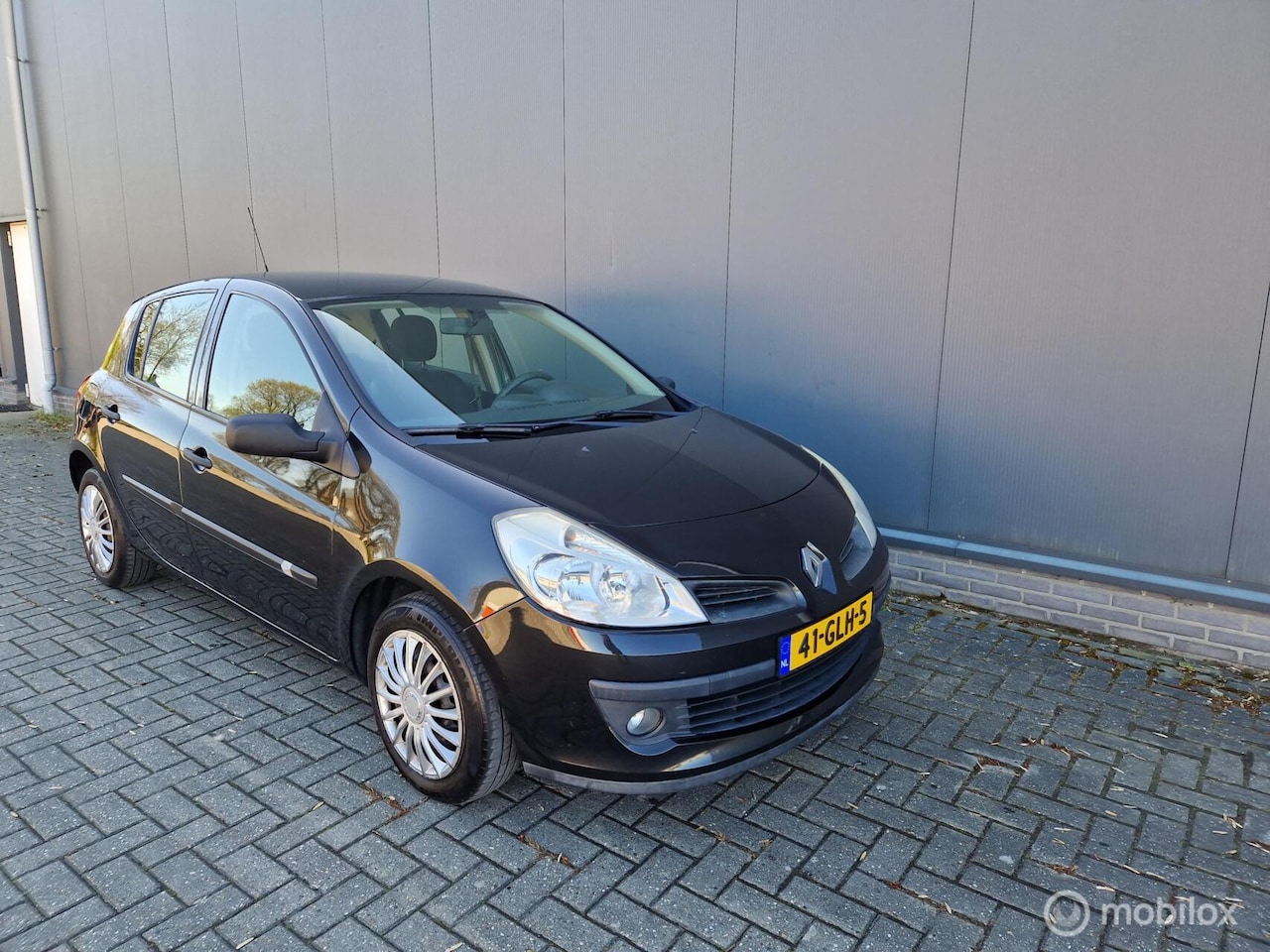Renault Clio - 1.2-16V Authentique 1.2-16V Authentique - AutoWereld.nl