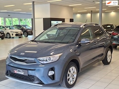Kia Stonic - 1.2 (4 Cil) Apple carplay/Android auto/Camera/Bluetooth/Stoel en stuurverwarming