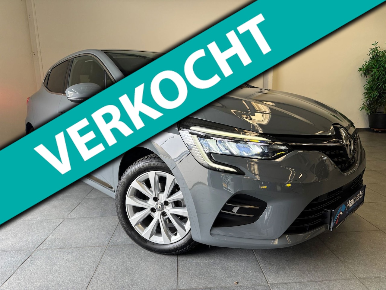 Renault Clio - 1.0 TCe Intens/stoelverw/Led/Navi/cruise/Urban Grey/1e eigenaar! - AutoWereld.nl