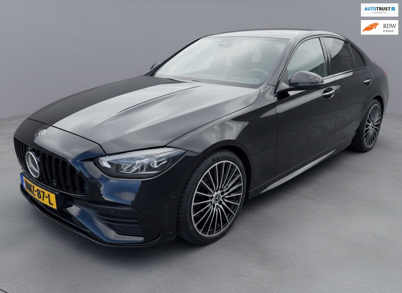 Mercedes-Benz C-klasse - C300 AMG Line Pano 19inch 360cam C43 AMG pack Burmester - AutoWereld.nl
