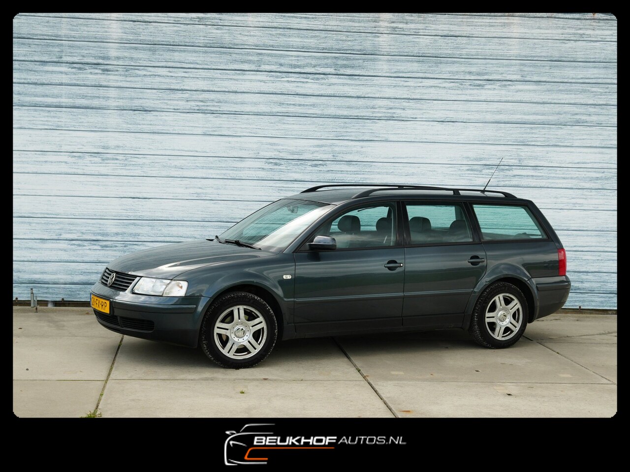 Volkswagen Passat Variant - 2.8 V6 Highline 4Motion Airco Leer - AutoWereld.nl