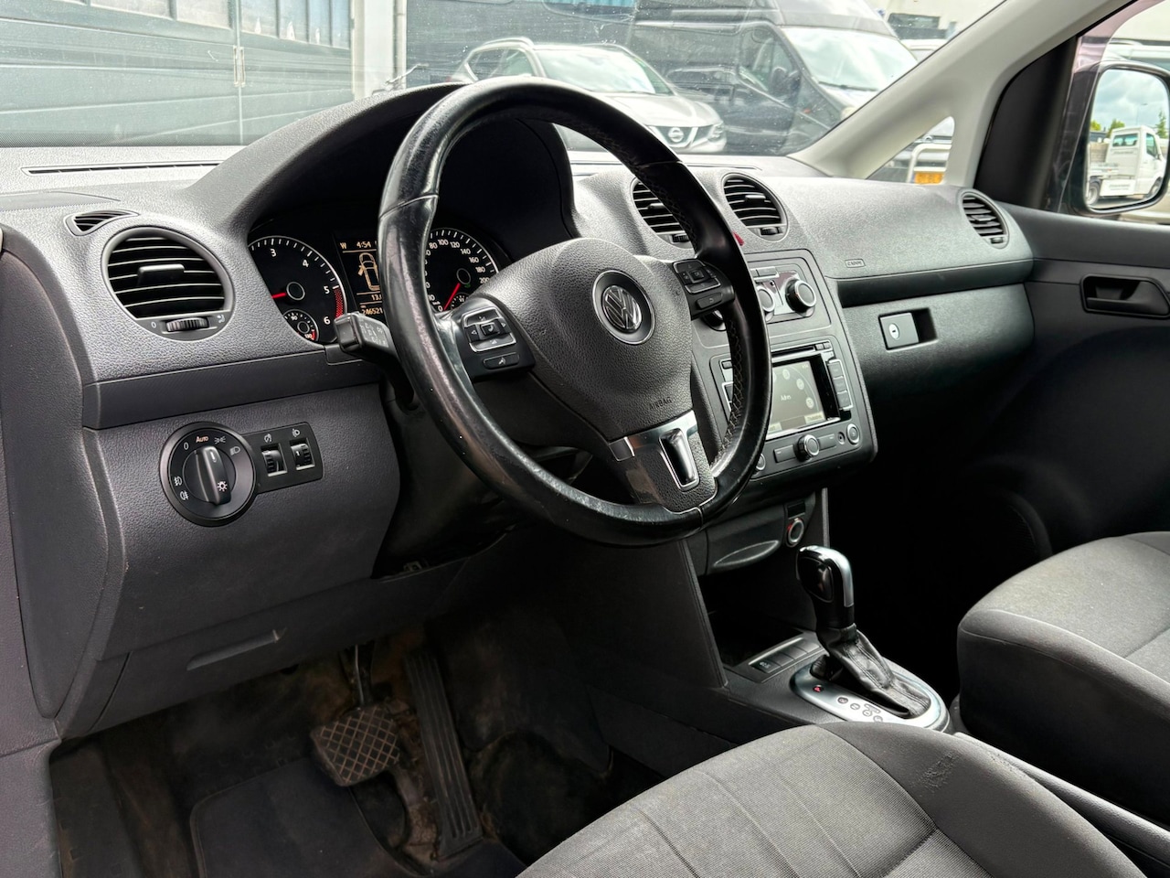 Volkswagen Caddy - 1.6TDI 102pk Autom. Navi Airco Cruise - AutoWereld.nl