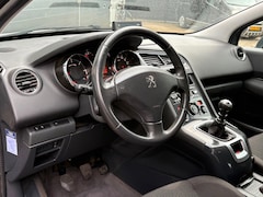 Peugeot 5008 - 1.6HDi 114pk Active 7-pers. Navi Clima Cruise