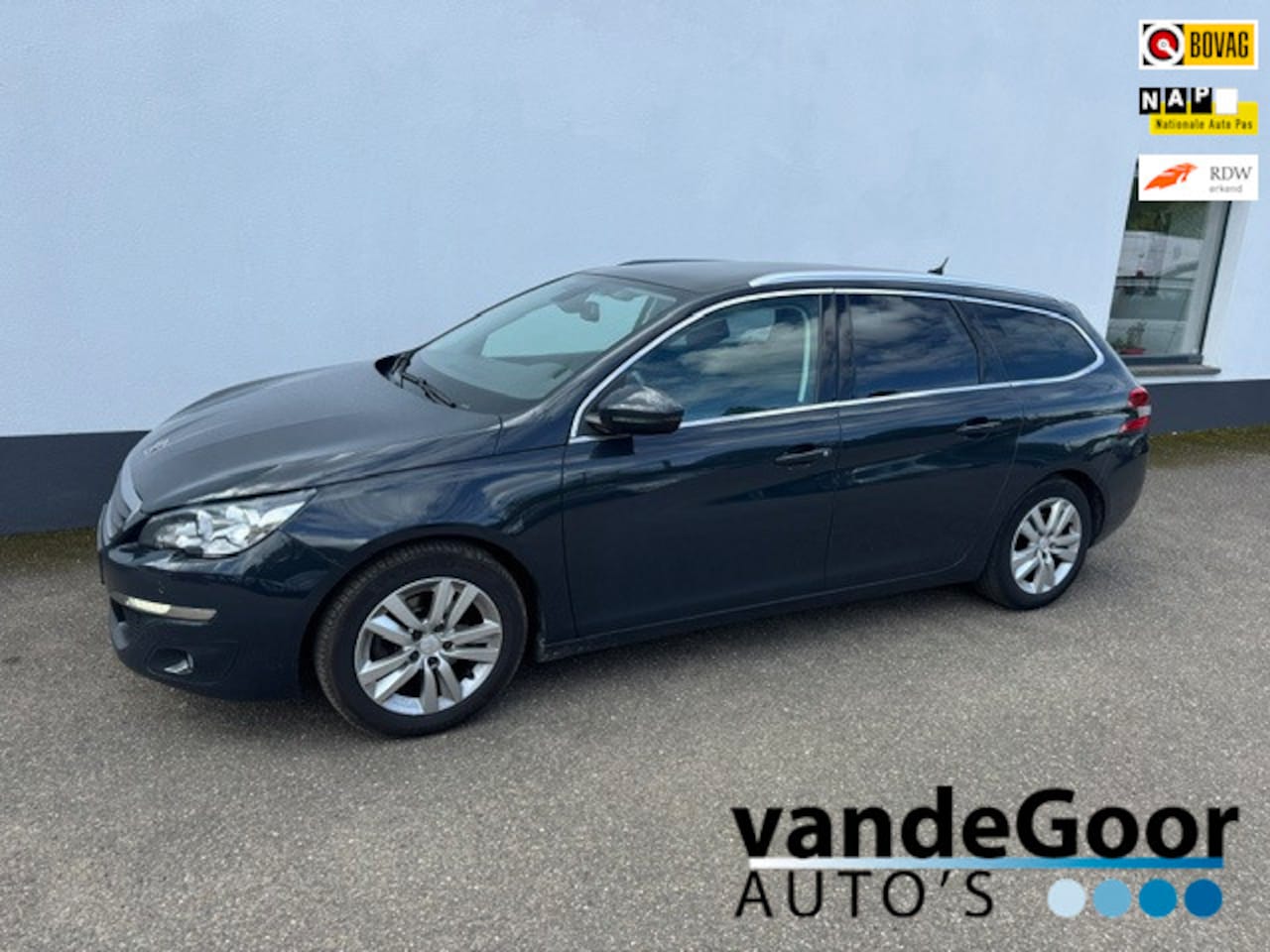 Peugeot 308 SW - 1.6 BlueHDI Blue Lease Executive 1.6 BlueHDI Blue Lease Executive, '14, navi, pano, trekhaak, pdc ! - AutoWereld.nl