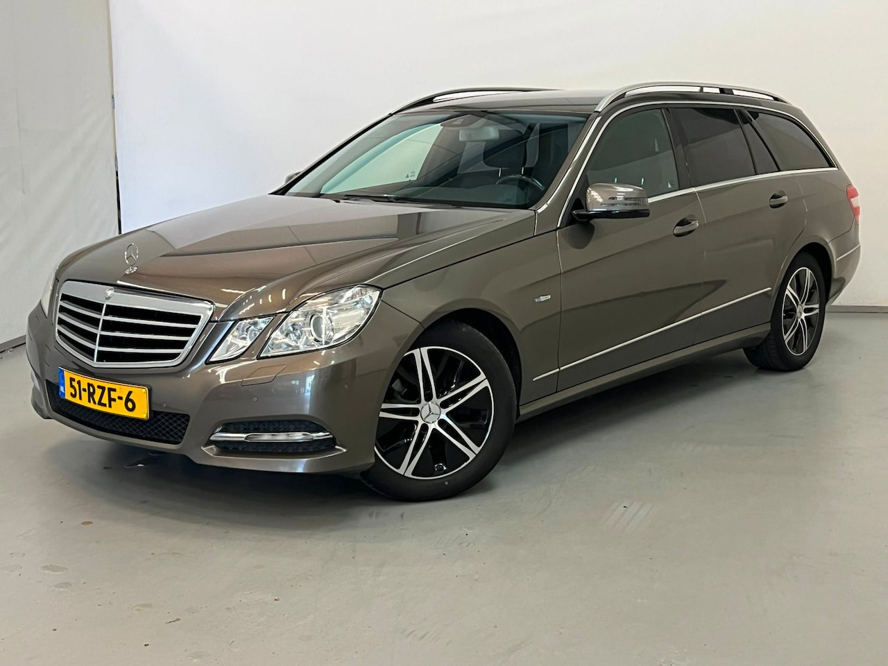 Mercedes-Benz E-klasse Estate - 200 CGI Avantgarde / Schade / Standkachel - AutoWereld.nl
