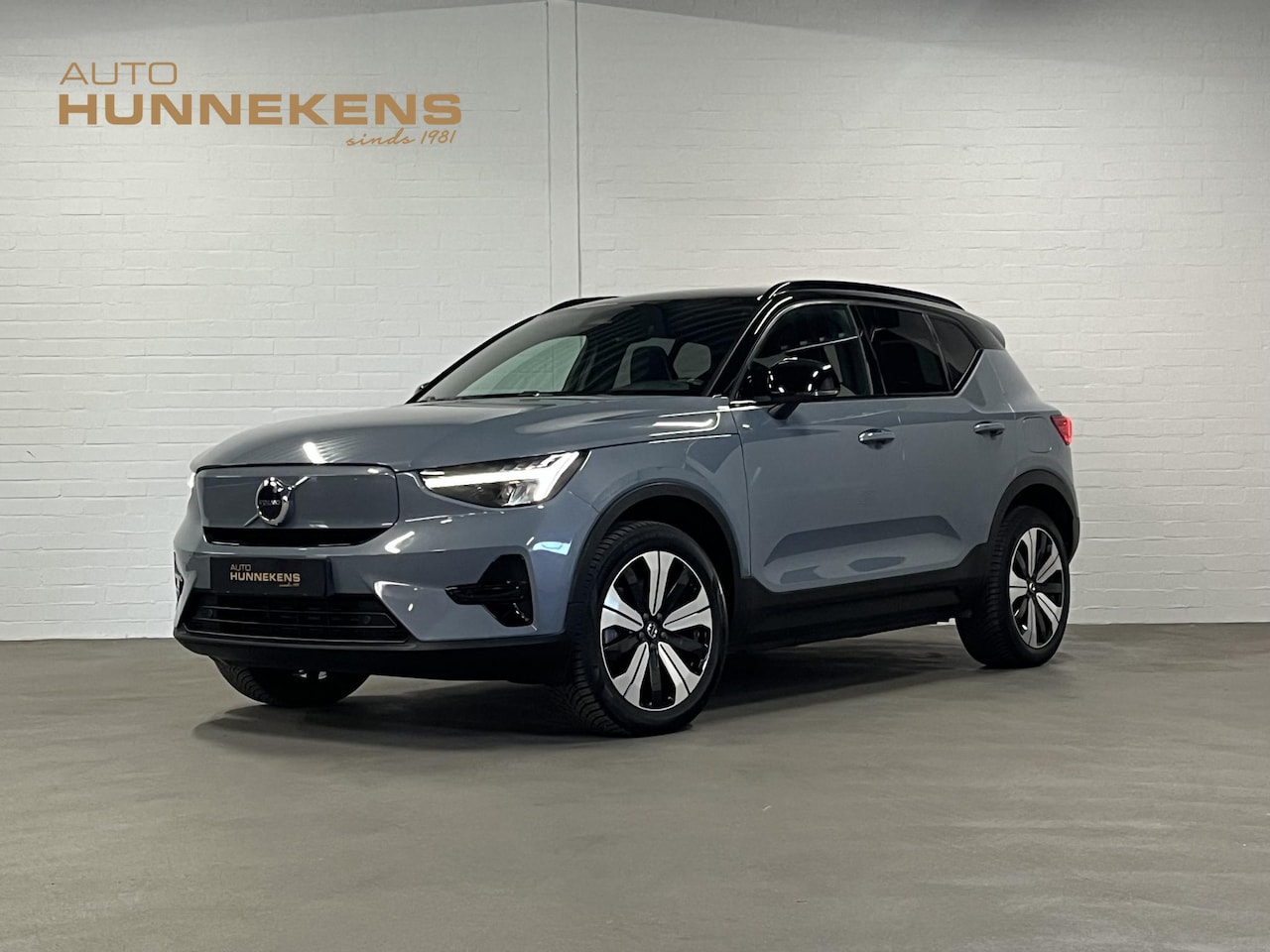 Volvo XC40 - Single motor Plus Adapt. Cruise | Stuur-/stoelverwarming | Achteruitrij camera | Carplay | - AutoWereld.nl