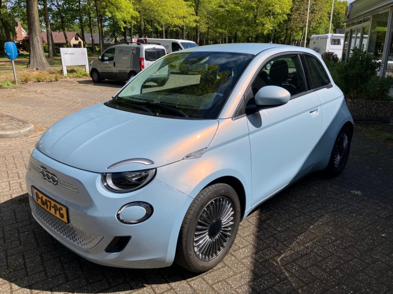 Fiat 500e - Icon 42 kWh/Trekhaak afn./Nav./16LM/Lage km stand - AutoWereld.nl