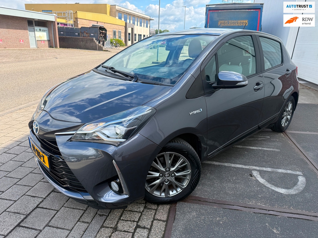 Toyota Yaris - 1.5 HYBRID Design Sport 2018 AUTOMAAT CAM NAVI HISTORIE NAP - AutoWereld.nl