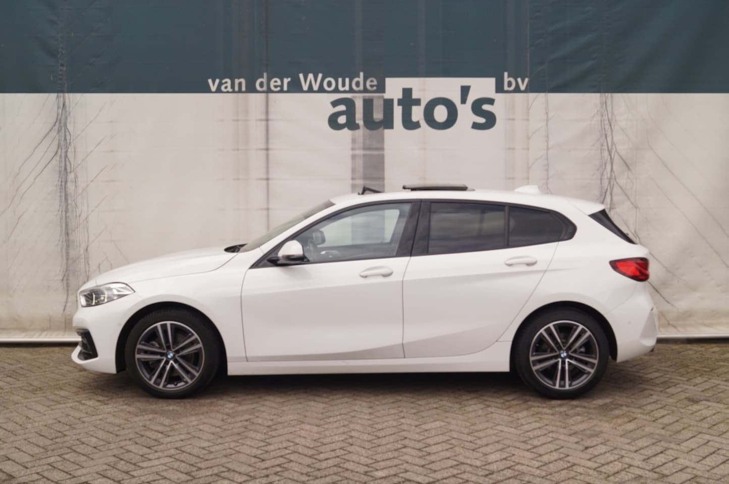 BMW 1-serie - 118i Sportline Business Edition -PANO-ECC-CAM-PDC- - AutoWereld.nl