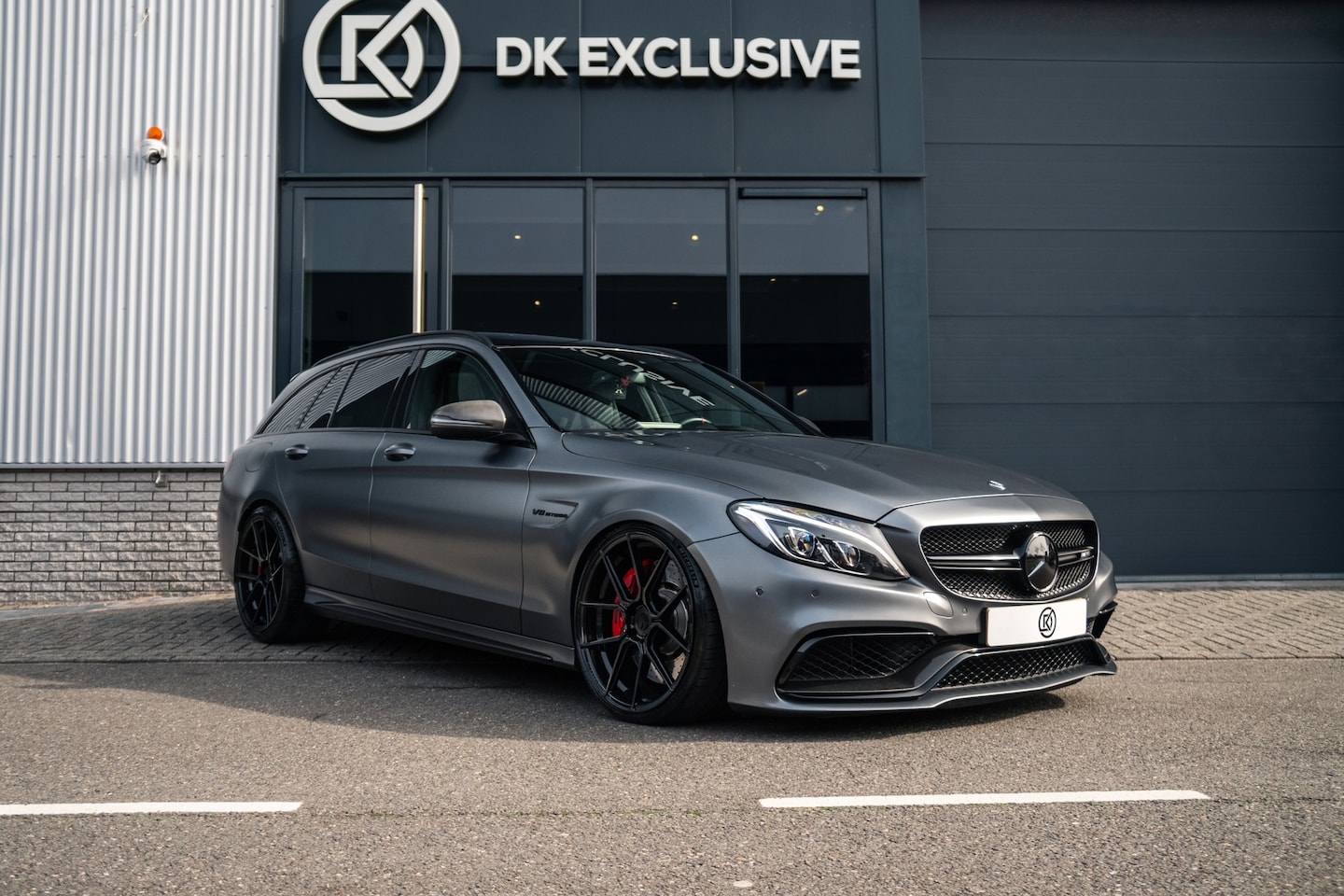 Mercedes-Benz C-klasse - AMG 63 AMG S| Eventuri | Miltek | H&R schroefset - AutoWereld.nl