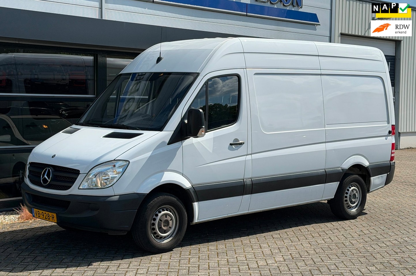 Mercedes-Benz Sprinter - 310 2.2 CDI 366 HD DC L2H2 Airco NAP APK !! - AutoWereld.nl