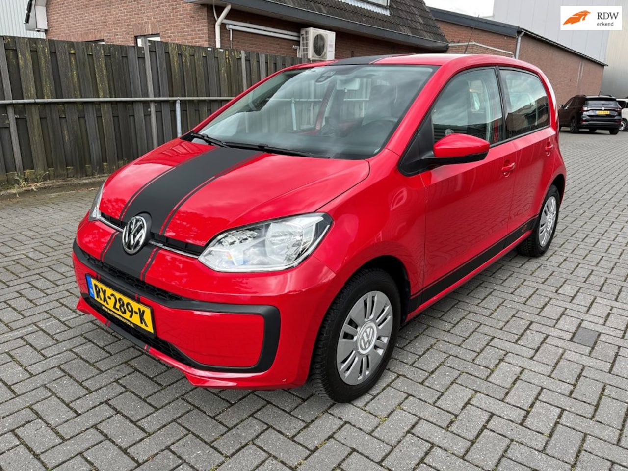 Volkswagen Up! - 1.0 BMT move up! 5 deurs Airco Bluetooth NAP - AutoWereld.nl