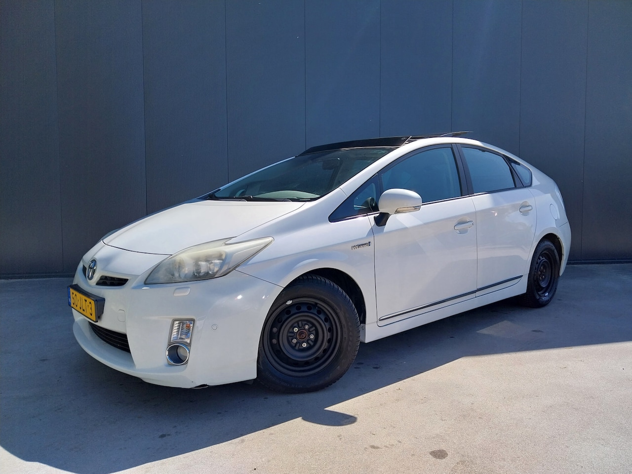 Toyota Prius - 1.8 Dynamic OPEN DAK XENON CAMERA NAVI CRUISE ECC - AutoWereld.nl