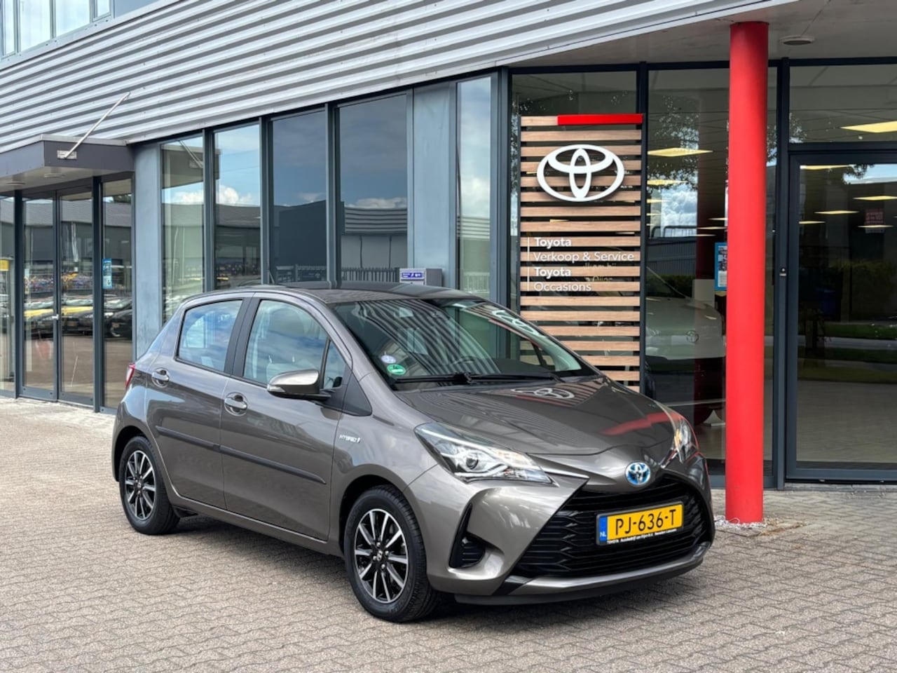 Toyota Yaris - 1.5 Hyb. Aspiration | Automaat | Lage km | 1e eigenaar | Trekhaa - AutoWereld.nl