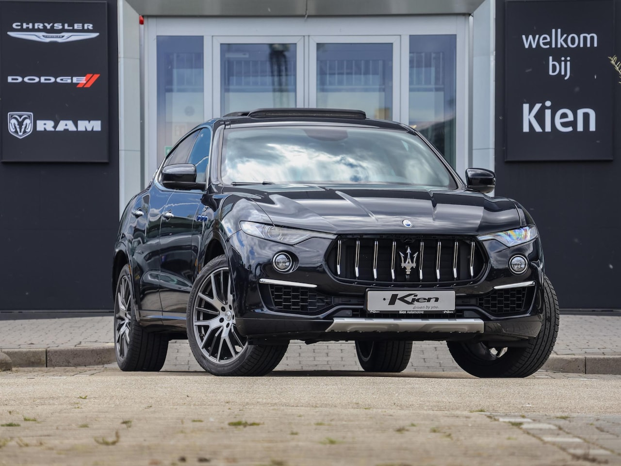 Maserati Levante - GT | Panoramadak | Luchtvering - AutoWereld.nl