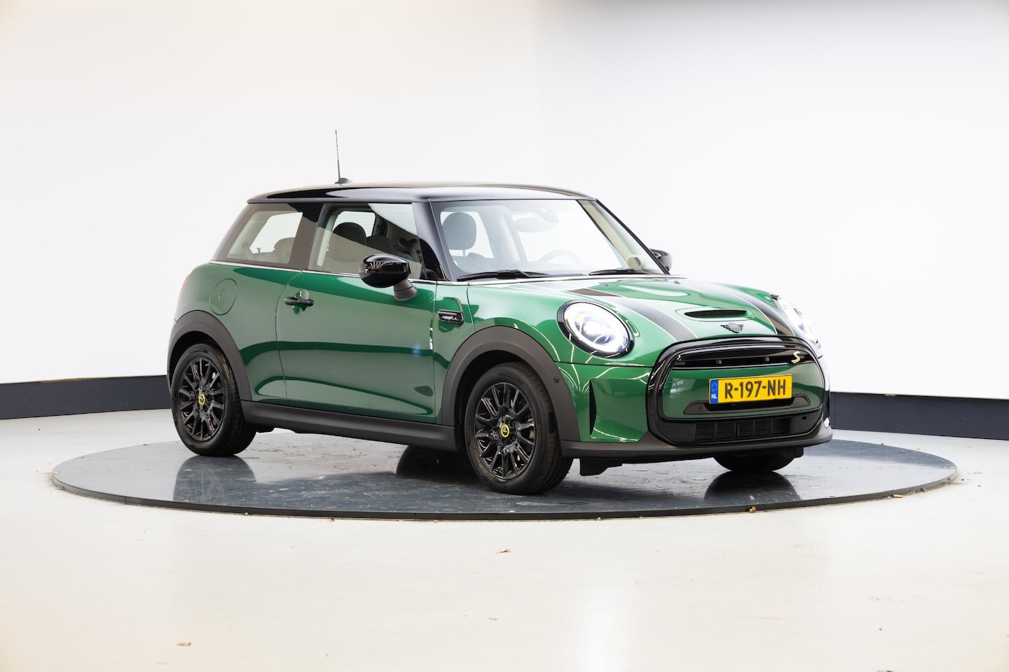 MINI Mini-Electric - Camden Edition 33 kWh | Panoramadak | SOH 94.4| - AutoWereld.nl