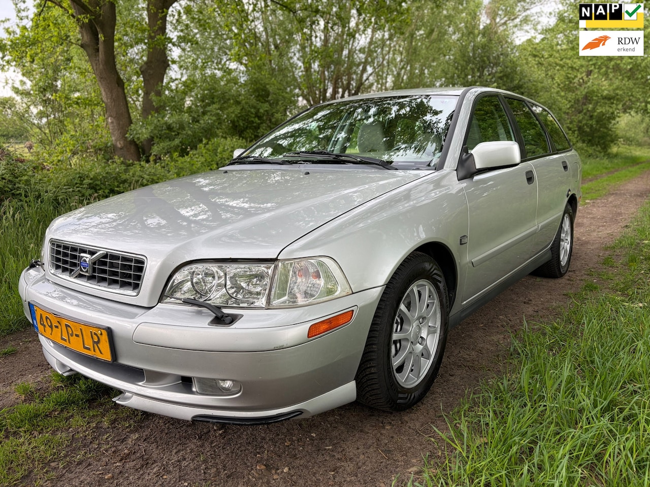 Volvo V40 - 2.0 Europa AUTOMAAT/Cruise/Airco/Stoelverw./APK NEW! - AutoWereld.nl