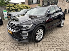 Volkswagen T-Roc - 1.5 TSI Sport Bussiness R | Sport uitvoering | Voorstoelen verwa