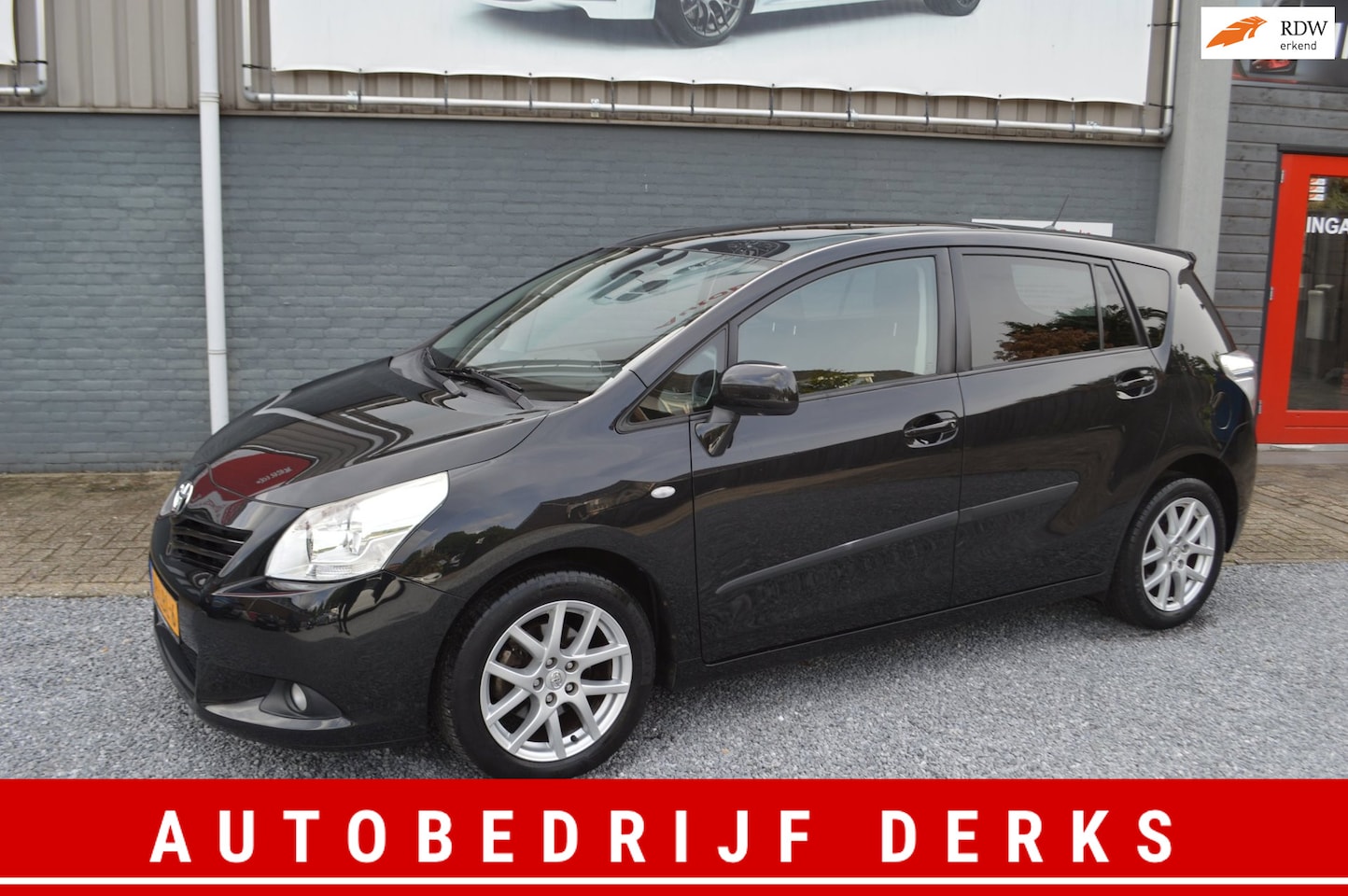 Toyota Verso - 1.8 VVT-i Panoramic 7pers Airco Navi 5Drs Trekhaak - AutoWereld.nl